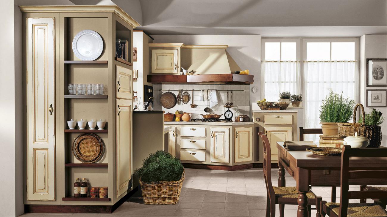 Cucine Borgo Antico - Onelia - Composizione Laccato avorio, sfumatura arancio
