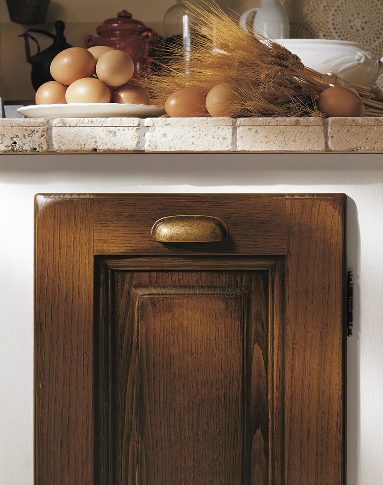 Cucine Borgo Antico - Onelia - Composizione Frassino tinto noce
